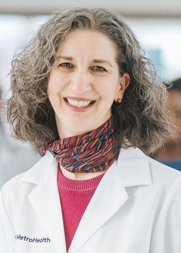 Headshot of Eileen Seeholzer