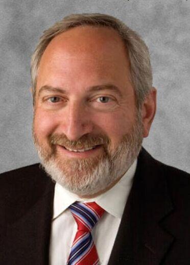 Headshot of Glen Solomon